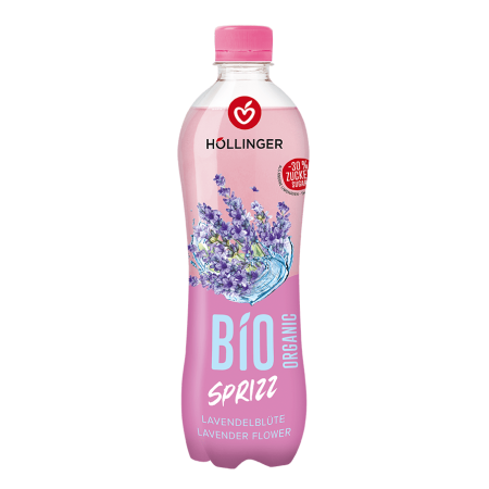 Höllinger Lavendel Sprizz Flasche in dunkelrosa mit Lavendelblüten hinterlegt auf Wasser.